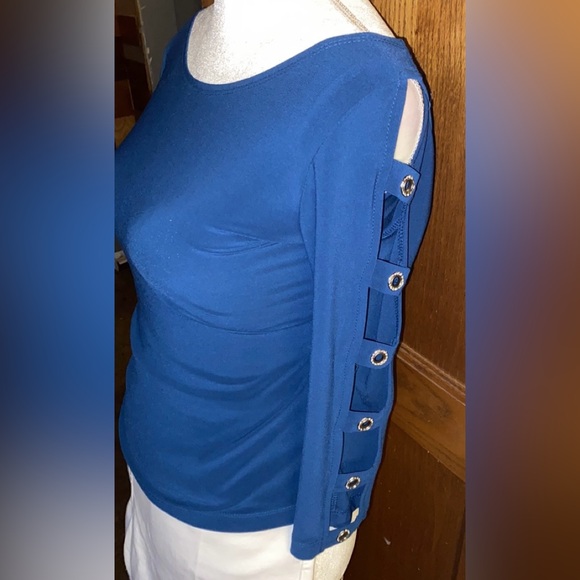 Mesmerize Rhinestone Sleeve Top - Picture 3 of 6